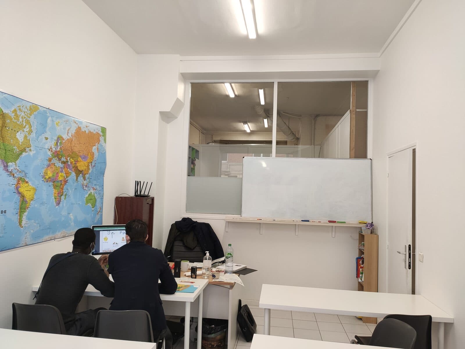 Salle de classe de Vidyalaya à Paris, près de la Gare du Nord